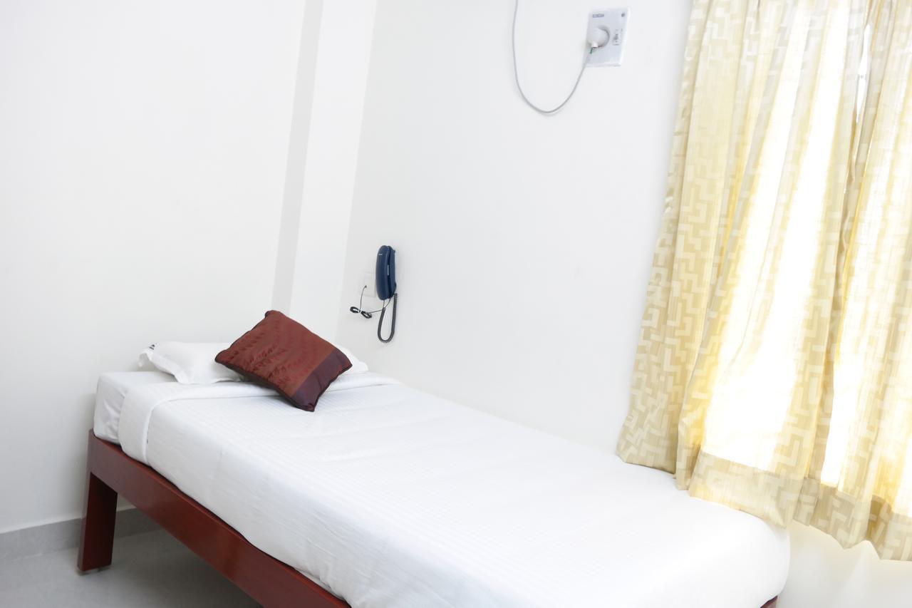 Sakthi Guest House Puducherry Exterior foto